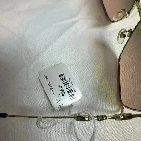 NWT! GUCCI Women's Sunglasses, Gold Frame with Velvet Blue Case GG1020S - Picture 12 of 13